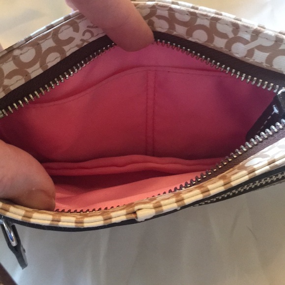 Coach wristlet - Picture 4 of 4